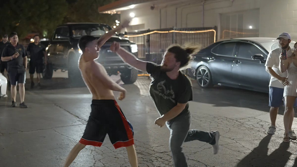 Crazy fight Breaks out in Street #fight #brawl #dallas #forthworth #fights