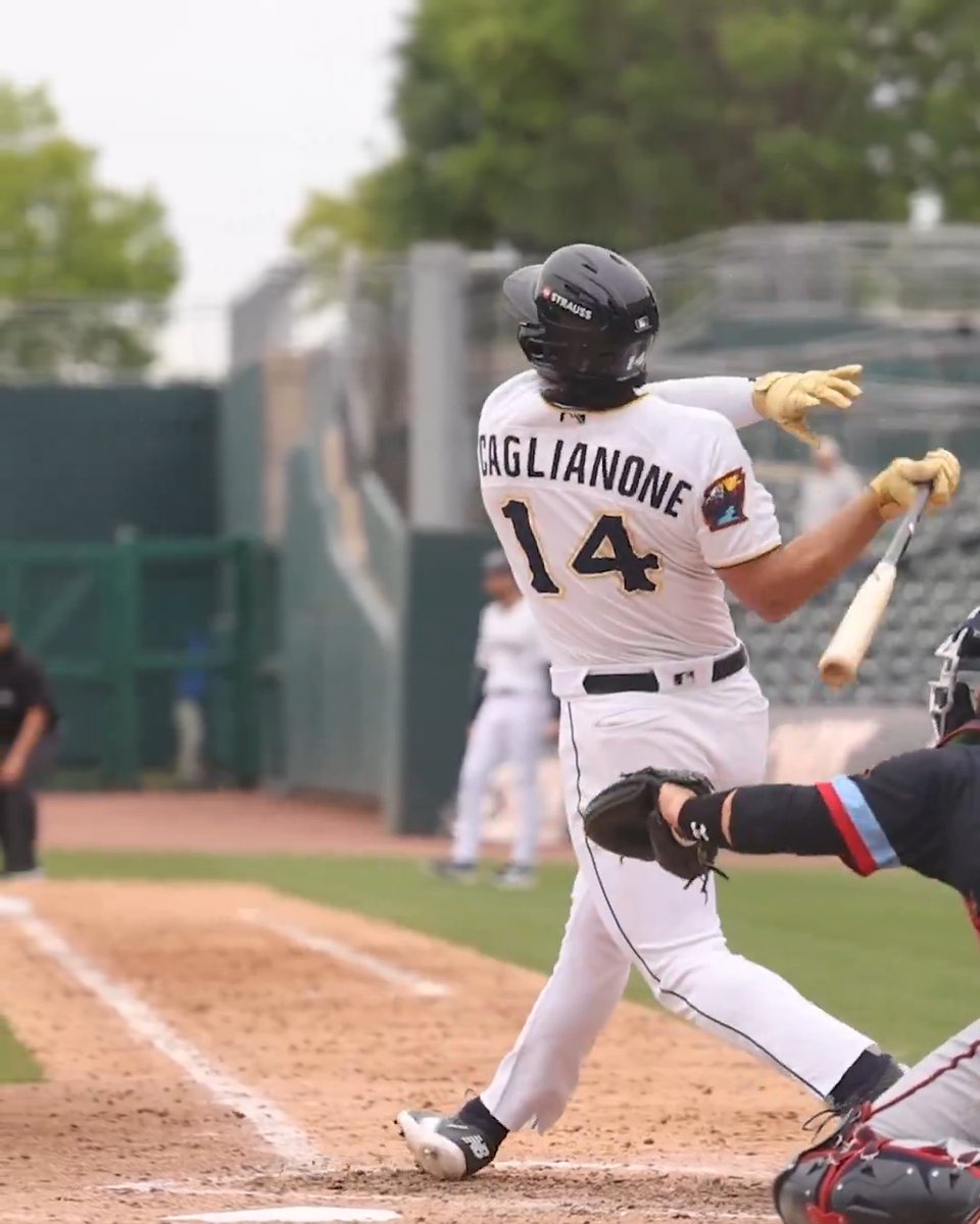 This swing is too sweet 😮‍💨