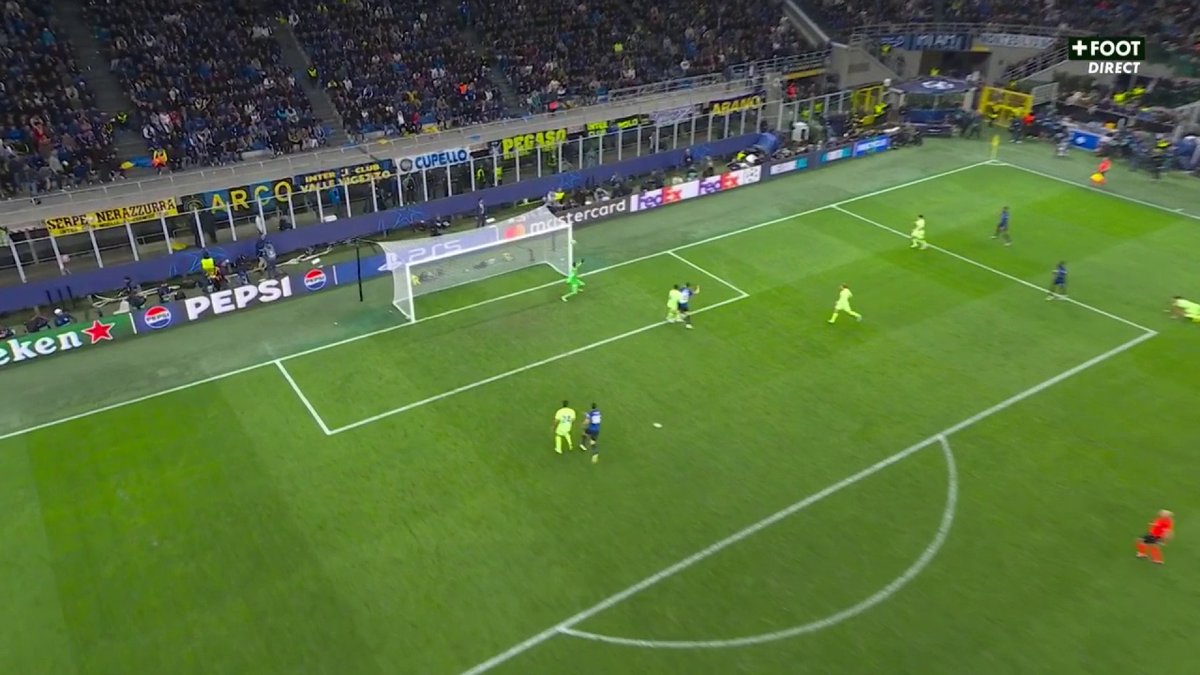 C'EST IRRÉEL, ACERBI ÉGALISE DANS LES ARRÊTS DE JEU, CE MATCH VA EN PROLONGATION 🤯💥😱 #InterBarça | #UCL