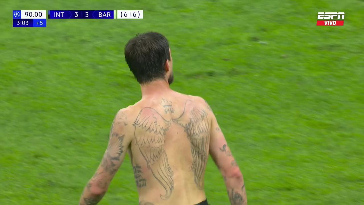 la diferencia con los ingleses putitos de la premier que si meten este gol posan para la fotito