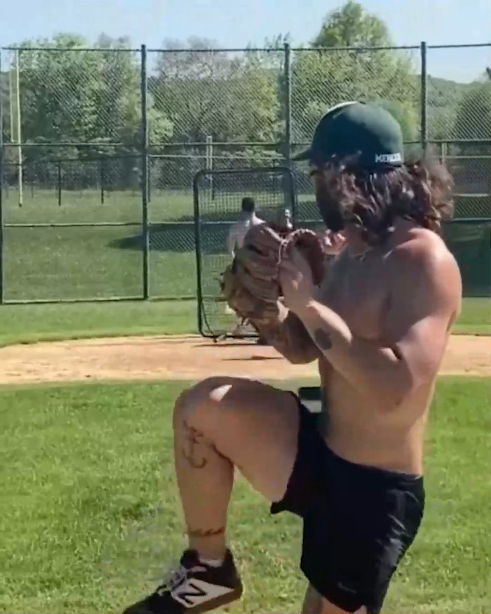 Just wait for it... 😂💀 (via totalarmcare/IG)