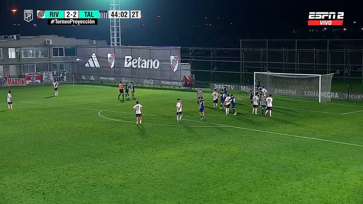 KJÑDSAKLÑDAWDJAWLKDJWA QUE GOLAZO DE THIAGO ACOSTA ⚽️ TRIUNFO AGONICO DE RIVER 🐔