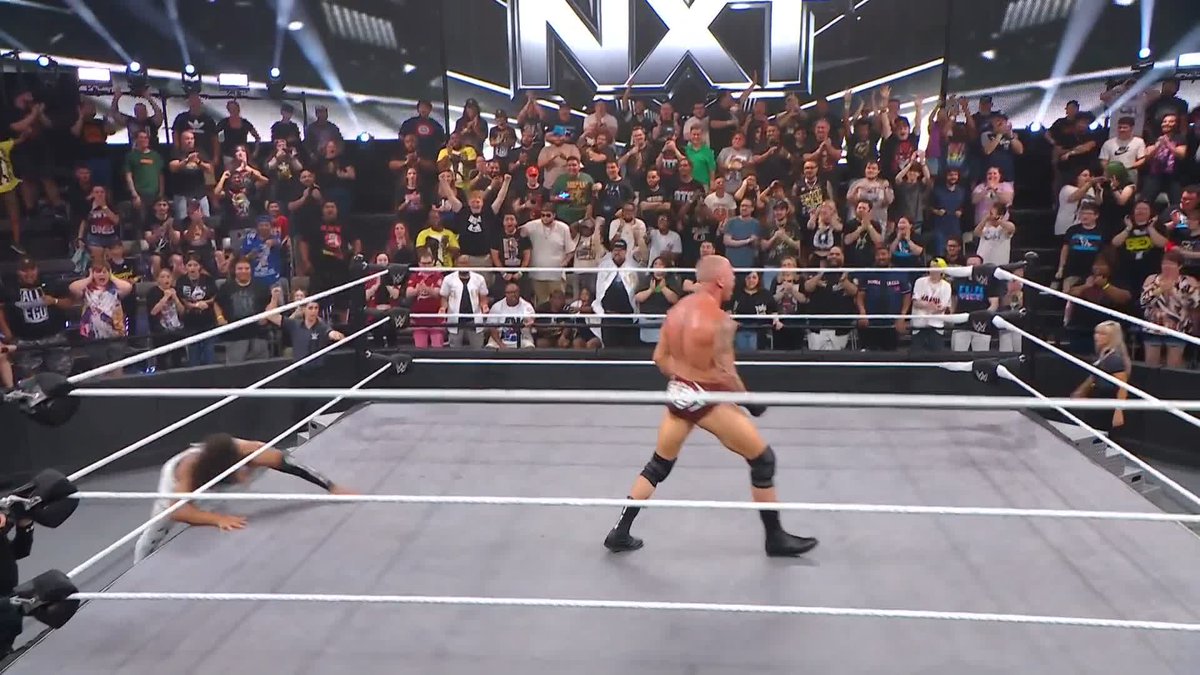 WHAT AN ENDING!!! MYLES BORNE IS THE NEW NO.1 CONTENDER!!! #WWENXT