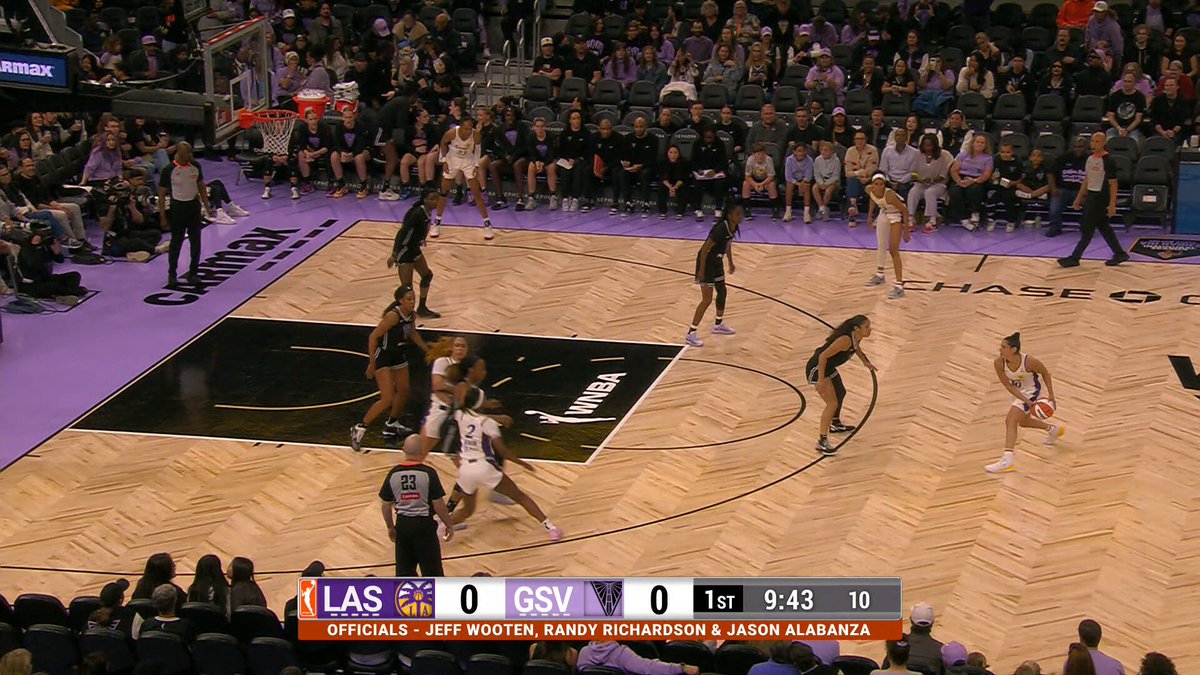 Kelsey Plum scores her first preseason bucket in a Sparks jersey to get action started in the Bay 👏 LAS-GSV | Stream for FREE: