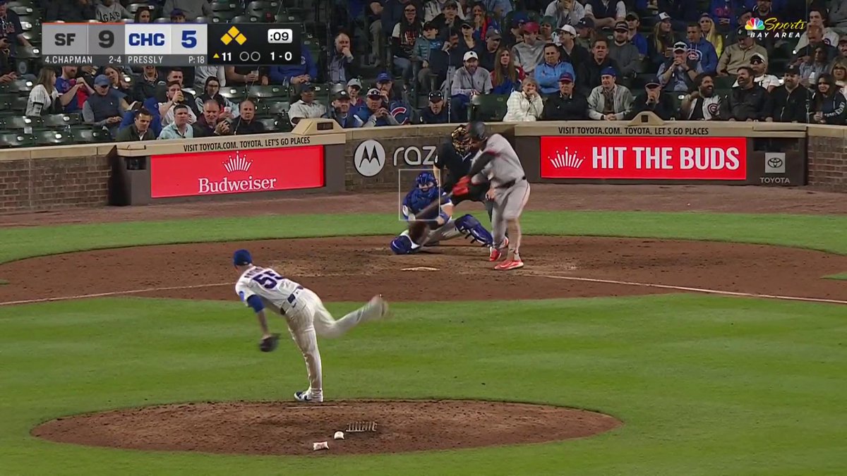The Giants are POURING it on in the 11th 🤯 (via SF Giants on NBCS)