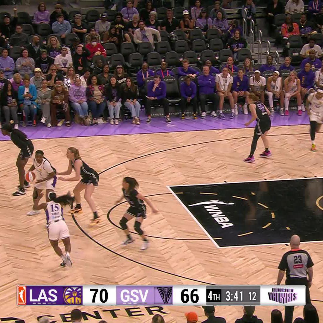 Liatu King gets her first WNBA bucket after crashing the boards. 🔥 Tu K. x WNBA