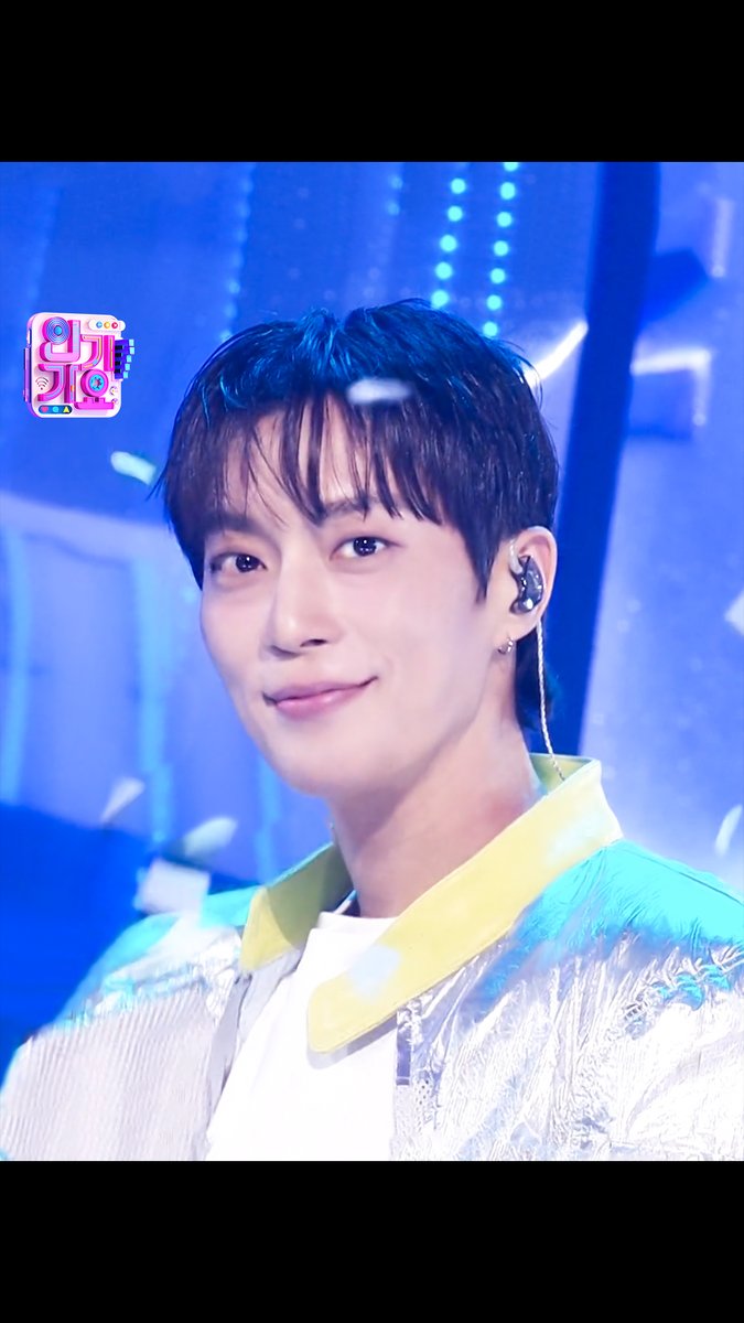 하이라이트 얼굴로 게임 오버임ㅎㄷㄷ 라이브로 무대 제대로 찢은 하이라이트🩶 SBS <인기가요> ☞ [일] 오후 3시 20분 #SBS #인기가요 #Inkigayo #하이라이트 #HIGHLIGHT #Chains #윤두준 #양요섭 #이기광 #손동운