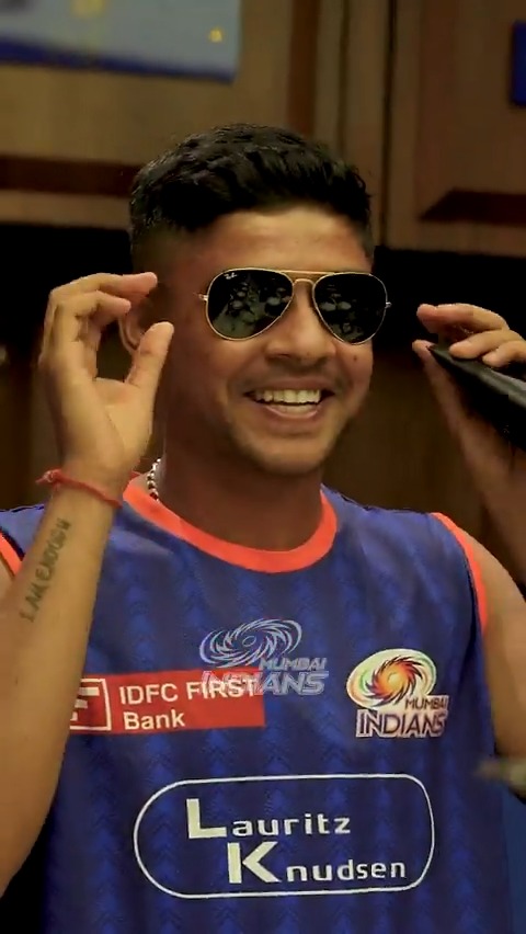 Impressing with every opportunity received 🎯 Called upon as a concussion sub, Ashwani Kumar’s gritty spell of 2/28 earned him a well-deserved Maverick Award 😎 #MumbaiIndians #PlayLikeMumbai #TATAIPL #MIvGT
