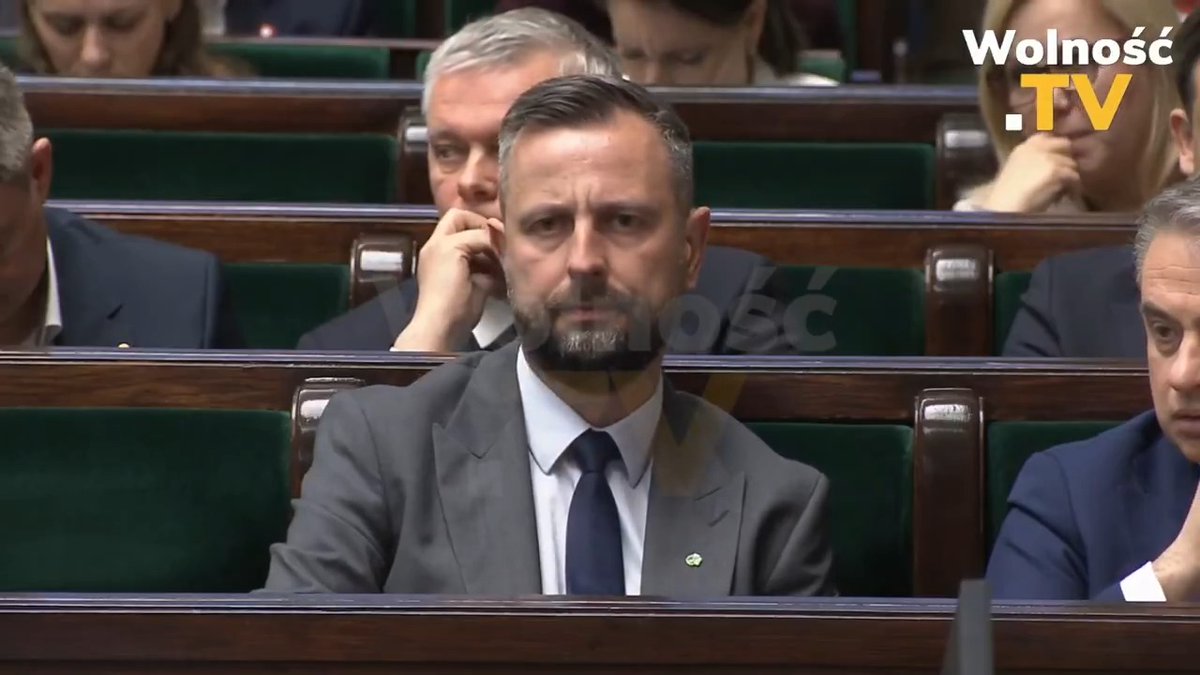 "Niedawno pan Kosiniak-Kamysz zapewniał nas, że Wojsko Polskie nie wyśle żołnierzy na Ukrainę! Okazało się, że jednak WYSYŁA!" 🔴 Roman Fritz vs wicepremier Kosiniak-Kamysz Roman Fritz Konfederacja Korony Polskiej