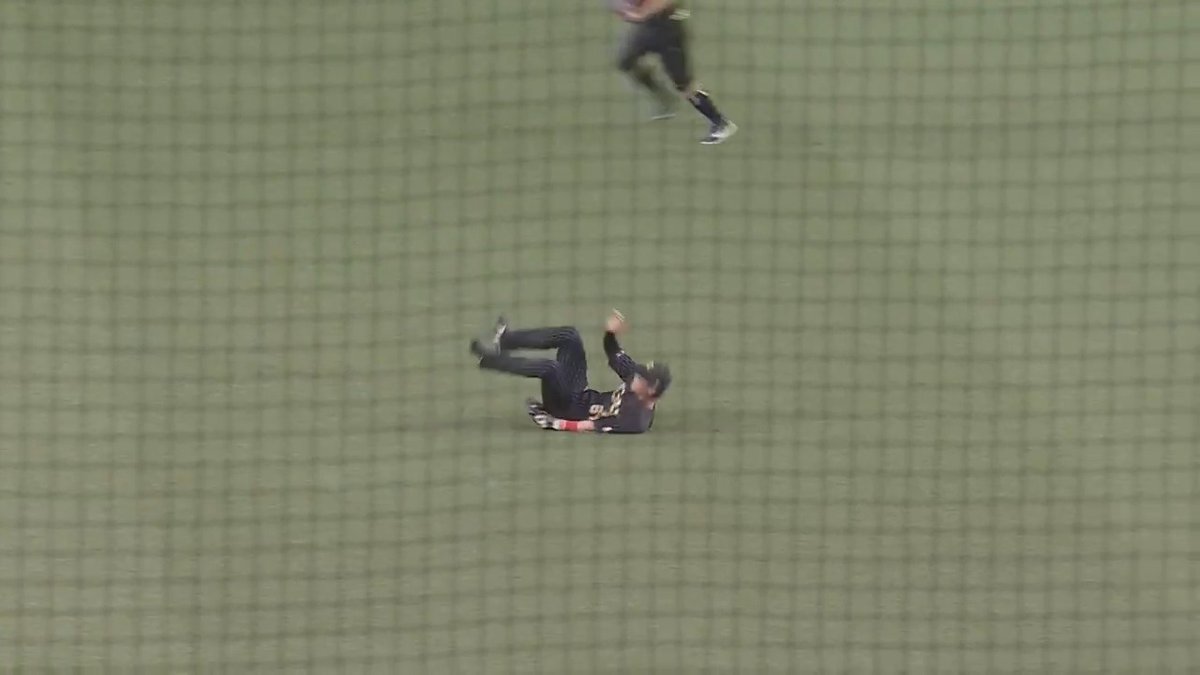 落ちないッ🔥 オリックス #中川圭太 選手が快速飛ばして、スライディングキャッチ👏 #Bs2025 👇ライブ配信はこちら