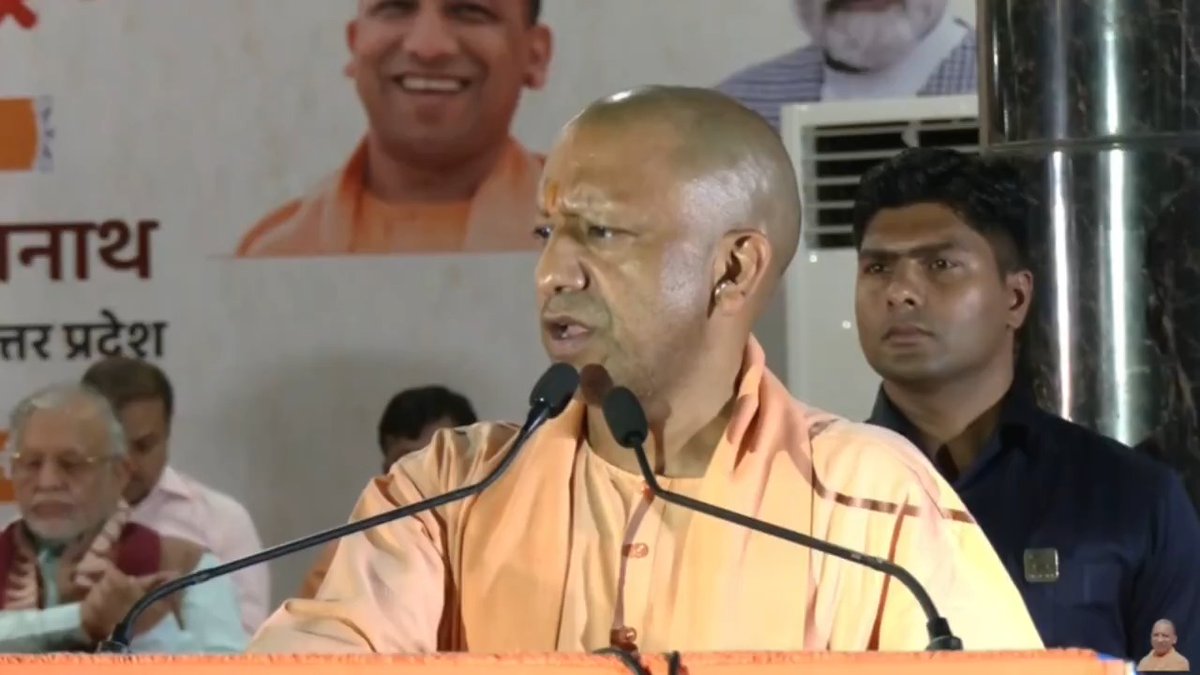 पहलगाम की आतंकी घटना का जिस बहादुरी के साथ कल रात्रि में जवाब दिया गया है... इसके लिए तीनों सेनाओं के साथ ही देश के यशस्वी प्रधानमंत्री श्री Narendra Modi जी का हृदय से अभिनंदन...