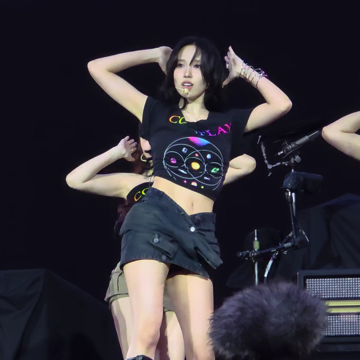 THIS MINA OMG