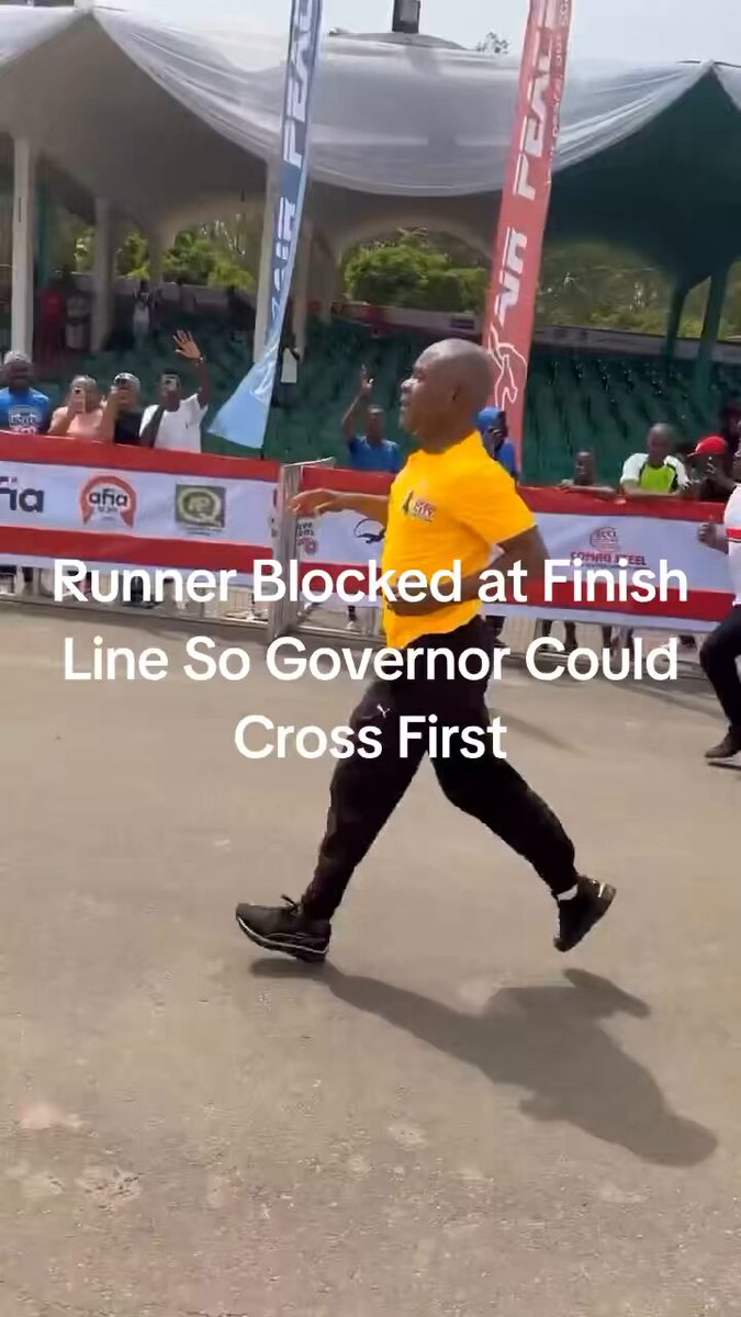A Runner wanted to overtake Enugu state Governor during a Marathon race and security Blocked him