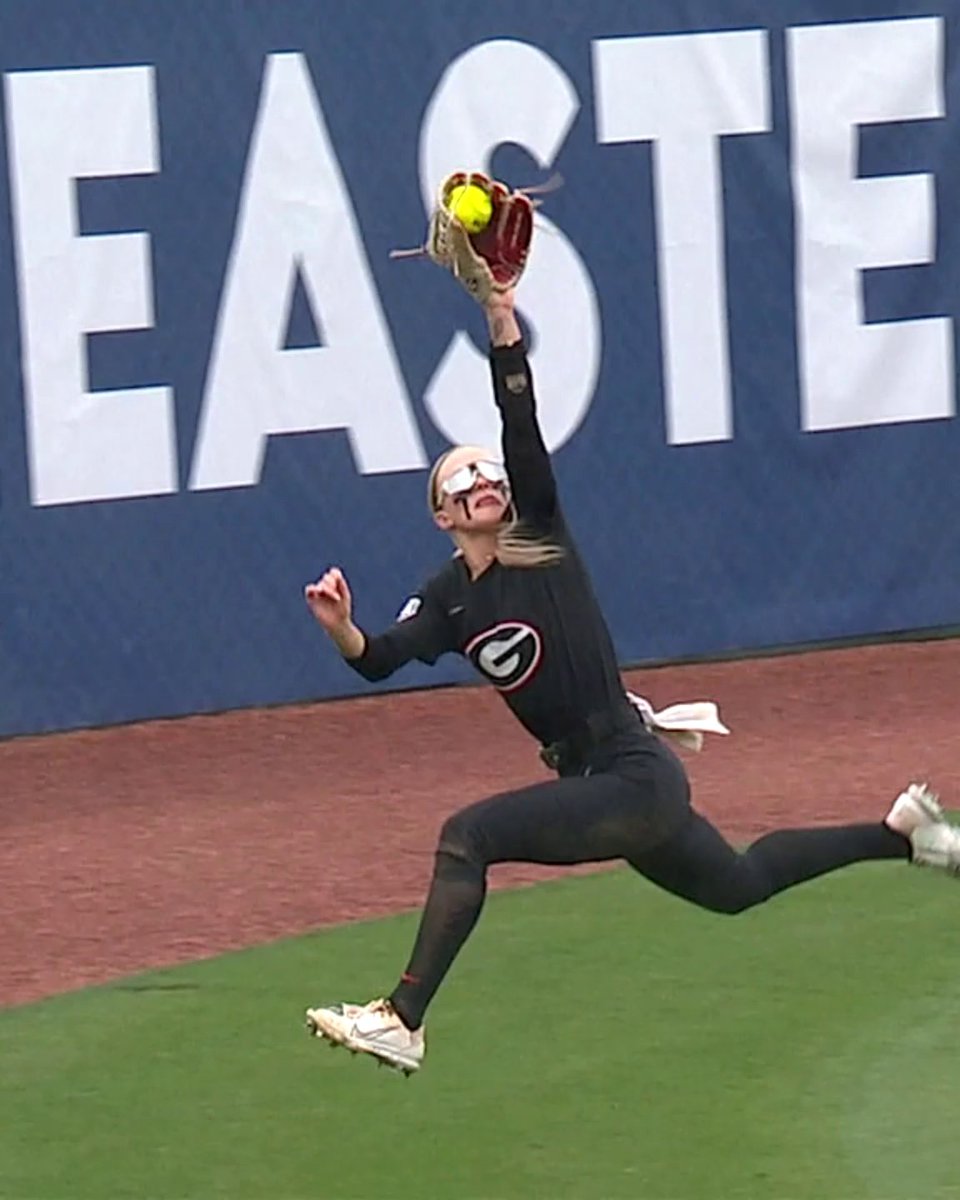 Dallis Goodnight's defense is ELITE 😮‍💨 Georgia Softball