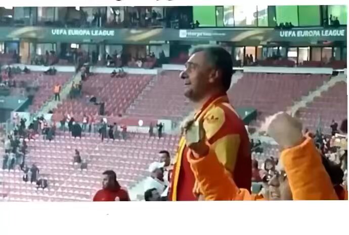 Kim bilir besteyi söylerken hangi anısını hatırladı,hangi duygularla söyledi… Galatasaray sevgisi tam olarak sensin, mest ettin ,pamuk gibi yaptın bizi…