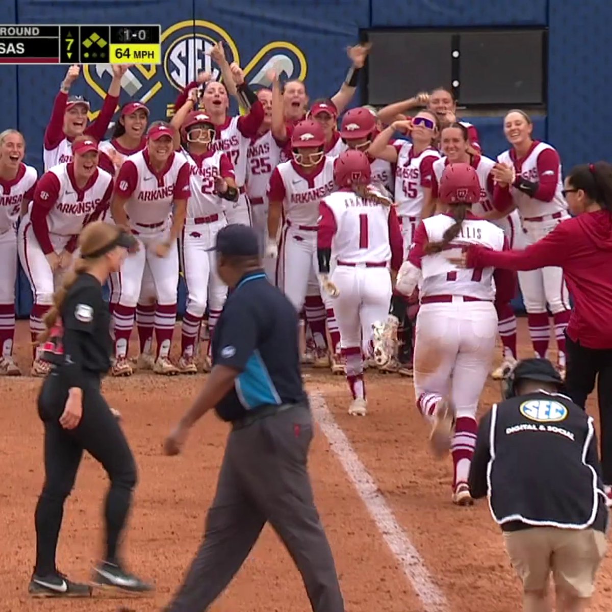 BRI ELLIS WALK-OFF GRAND SLAM 💥 HOGS WIN‼️ Arkansas Softball