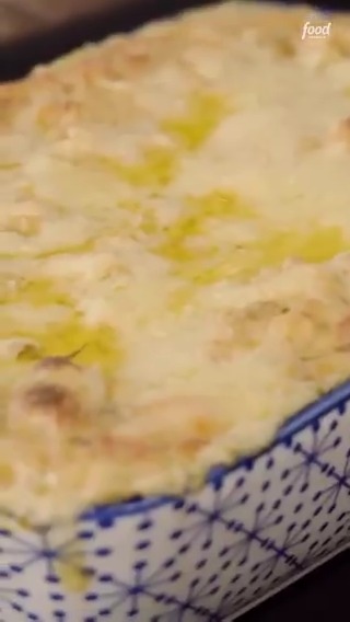 It's no surprise that we love a dip, but @kardea_brown's creamy, cheesy crab dip just hits different 👏 Don't miss Kardea on #SpringBakingChampionship, Mondays @ 8|7c! Get the recipe: