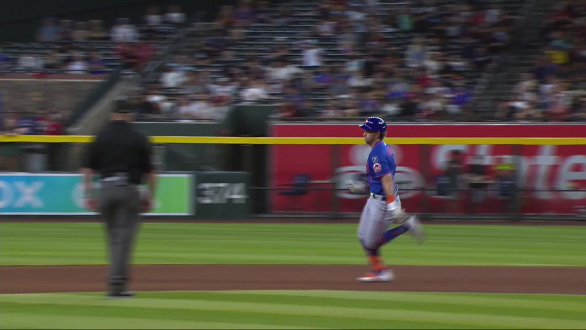 Jeff McNeil appeared to hurt himself going from second to third base on his triple