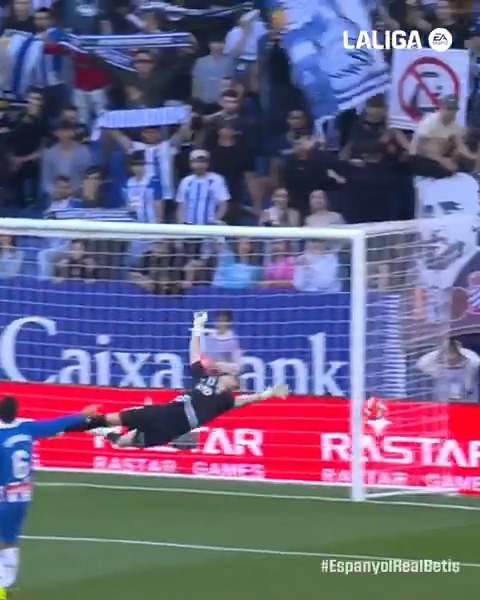 🌟 Un portero de otro planeta. 💙 Joan Garcia Pons #LALIGAHighlights | #DesenlaceLALIGA
