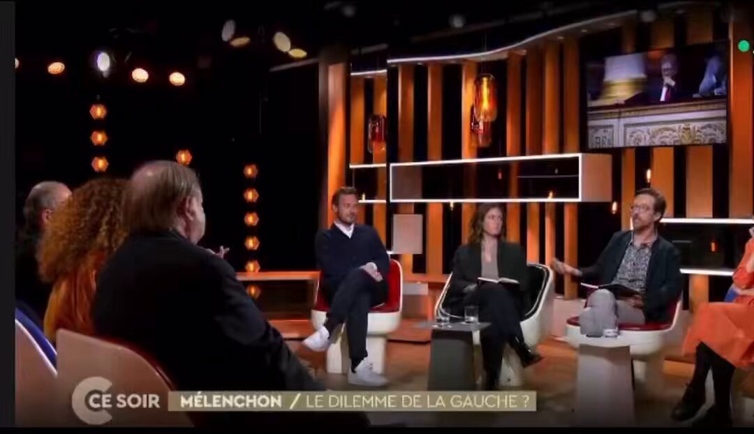 Quand je vous dis que la vérité ne les intéresse pas. Dites-vous que personne n’a corrigé ce mensonge honteux sur le plateau.