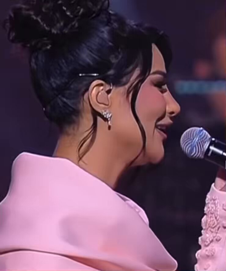 الفنان الكبير فهد الكبيسي مع فنانه العرب أميمة طالب 💙🙏🏻
