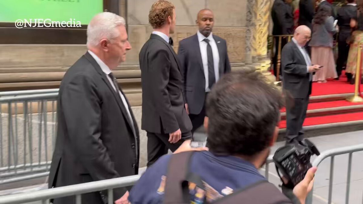 Daniel Penny, the veteran acquitted for killing a violent homeless black man on a train, arrived as a guest at the fundraiser for the Manhattan Institute, a conservative think tank. Leftists tried to shut down the event.