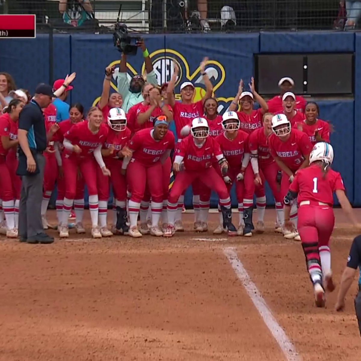Mackenzie Pickens goes YARD‼️ Ole Miss Softball take down Florida to advance in the SEC tournament 😤