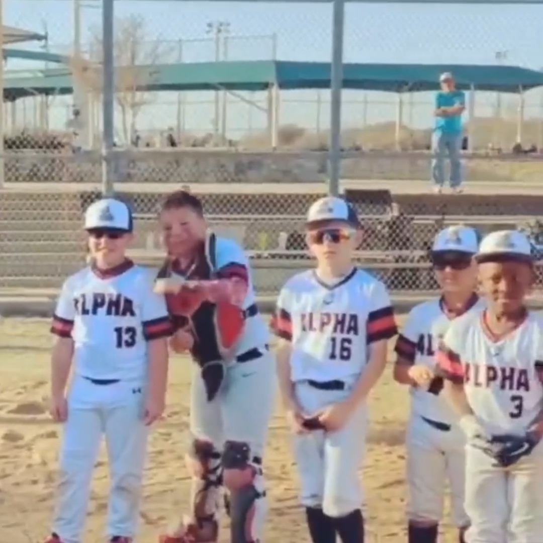 Perfect example of what a real teammate looks like 🙌❤️ (via @play24sports)