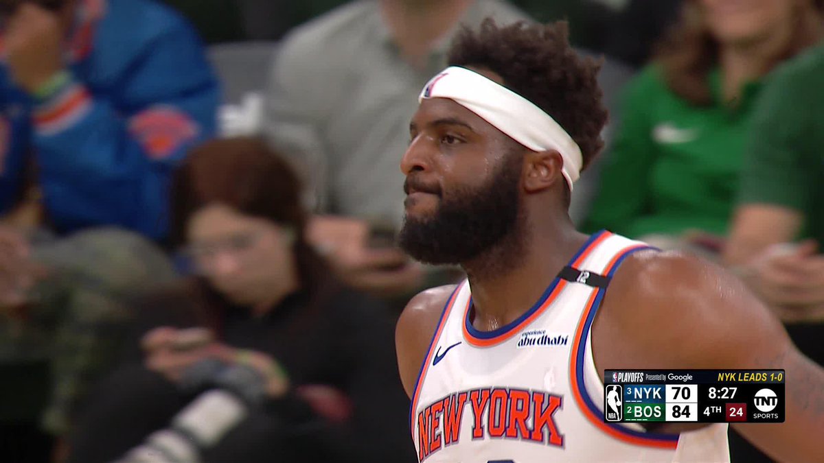 It got windy in TD Garden during Mitchell Robinson's free-throw 😅🌬️