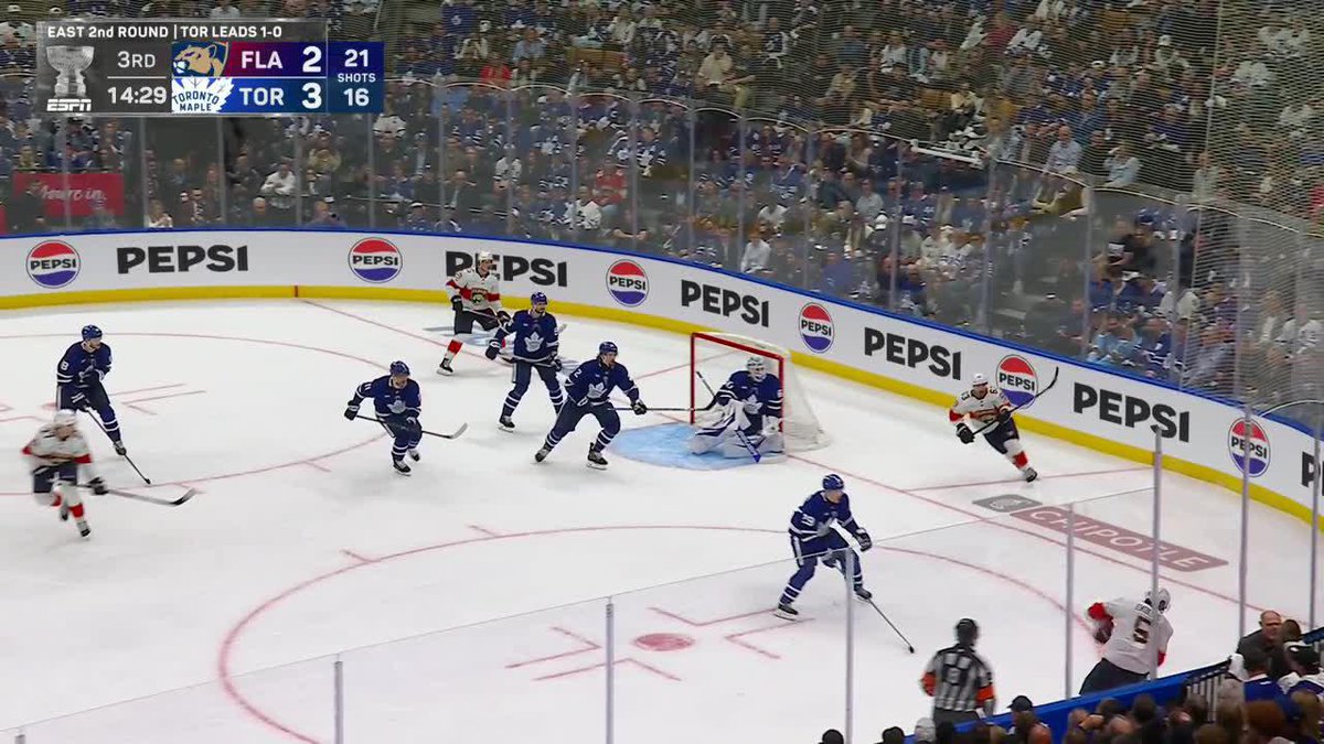 Lundell makes it a tied game, then MARNER IMMEDIATELY RESPONDS REGAINING LEAFS LEAD 👀