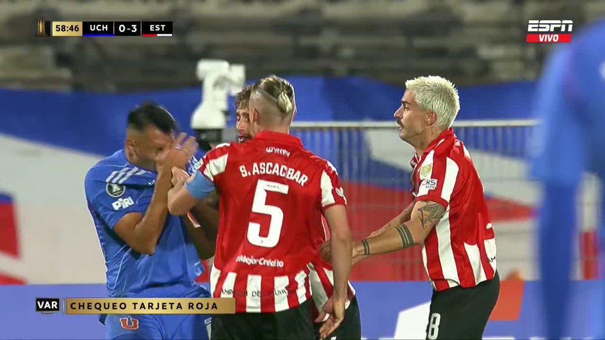 El VAR revisó una tarjeta roja para Ascacibar por esta acción... El Ruso fue amonestado en Chile. 📺 Mirá TODA la CONMEBOL #Libertadores por #DisneyPlus Premium
