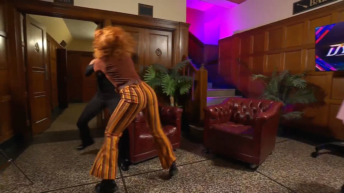 Chaos unfolds as TBS Champion Mercedes Moné interrupts the sit-down interview with Jamie Hayter! Watch #AEWDynamite LIVE on TBS &amp; MAX JAMIE HAYTER | Último Moné