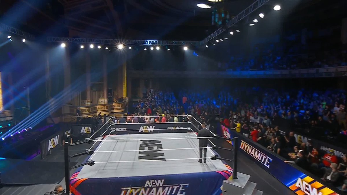 Mercedes Moné and Jamie Hayter are brawling all over Masonic Temple Theatre! Watch #AEWDynamite LIVE on TBS & MAX JAMIE HAYTER | Último Moné
