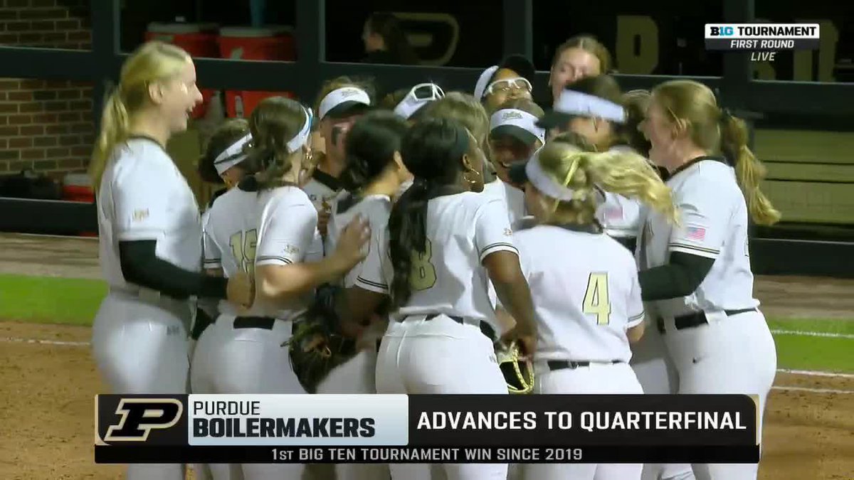 The Boilermakers upset Northwestern 4-2 and earn a spot in the #B1GSoftball tournament quarterfinals for the first time since 2019 🚂 Purdue Softball