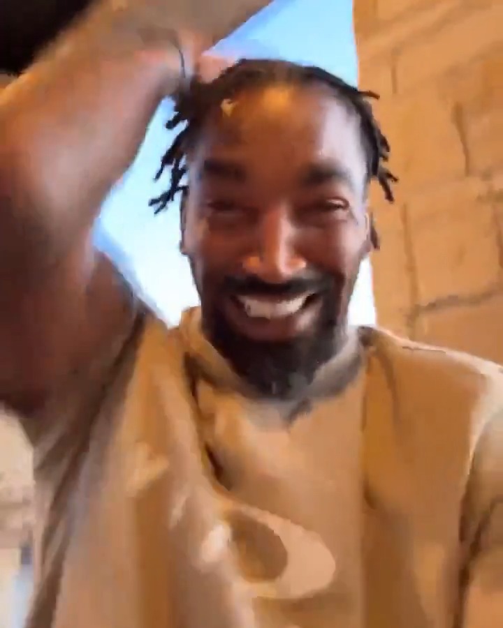 JR SMITH WAS EVERY KNICK FAN AFTER COMEBACK WIN 🤣🍿 (via JR Smith)