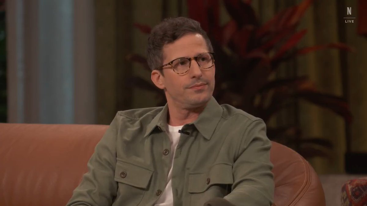 Andy Samberg and John Mulaney performing fanfic LIVE on Netflix #EverybodysLive