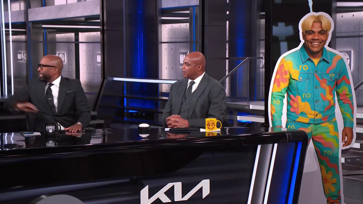 Even Ernie got in on Shaq &amp; Kenny's beef with Chuck's mascots 😭