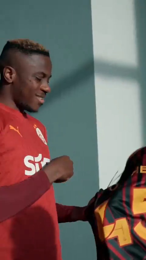 🏀 Victor Osimhen, Fernando Muslera, Lucas Torreira ve Kaan Ayhan Erkek Basketbol takımımıza destek mesajı gönderdi.