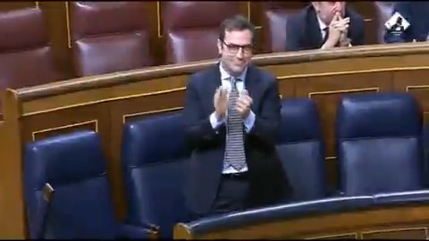 #ÚLTIMAHORA | El Congreso aprueba el decreto del Gobierno para paliar las consecuencias de los aranceles anunciados por Trump con el apoyo de Junts, la abstención de Podemos y el 'no' de PP y Vox