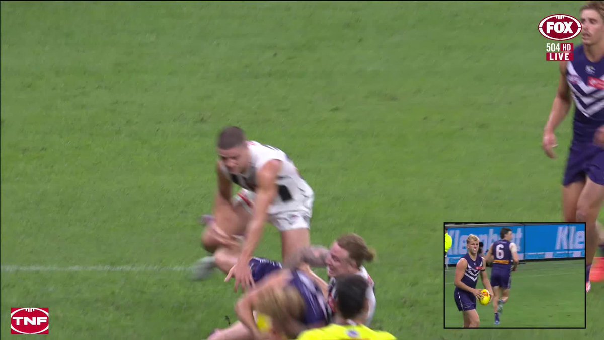 A free kick for a dangerous tackle here, should Beau McCreery be worried? 📺 Watch #AFLFreoPies LIVE on ch. 504 or stream on Kayo: ✍️ BLOG 🔢 MATCH CENTRE