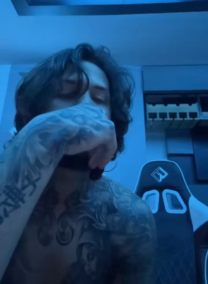 ‘444 REMIX’ 🧱🐺🔜