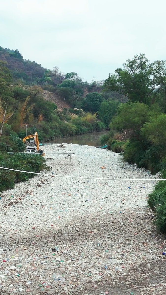 LATEST: On May 1st, we recorded our largest Interceptor catch for 2025. Over 600 tons of trash (212 truckloads) didn't reach the Gulf of Honduras, thanks to Interceptor 006. 📍Rio Las Vacas, Guatemala