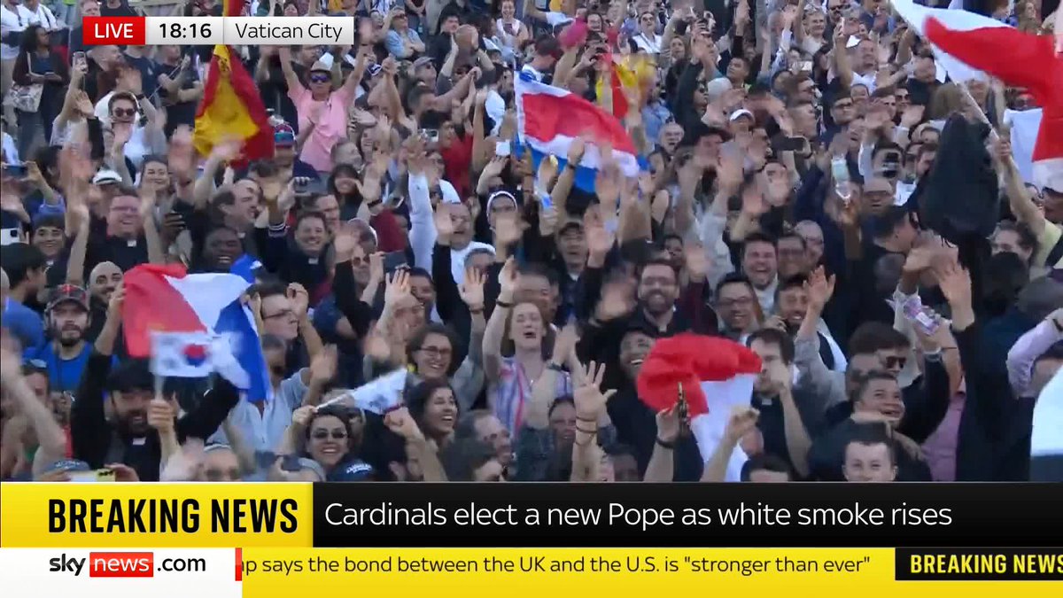 "There was a huge roar from the crowd... some people were taken off guard" Sky's Siobhán Robbins Sky is in St Peter's Square amongst the celebrations after white smoke rose from the Sistine Chapel and the bells rang out Live updates ➡️ 📺 Sky 501