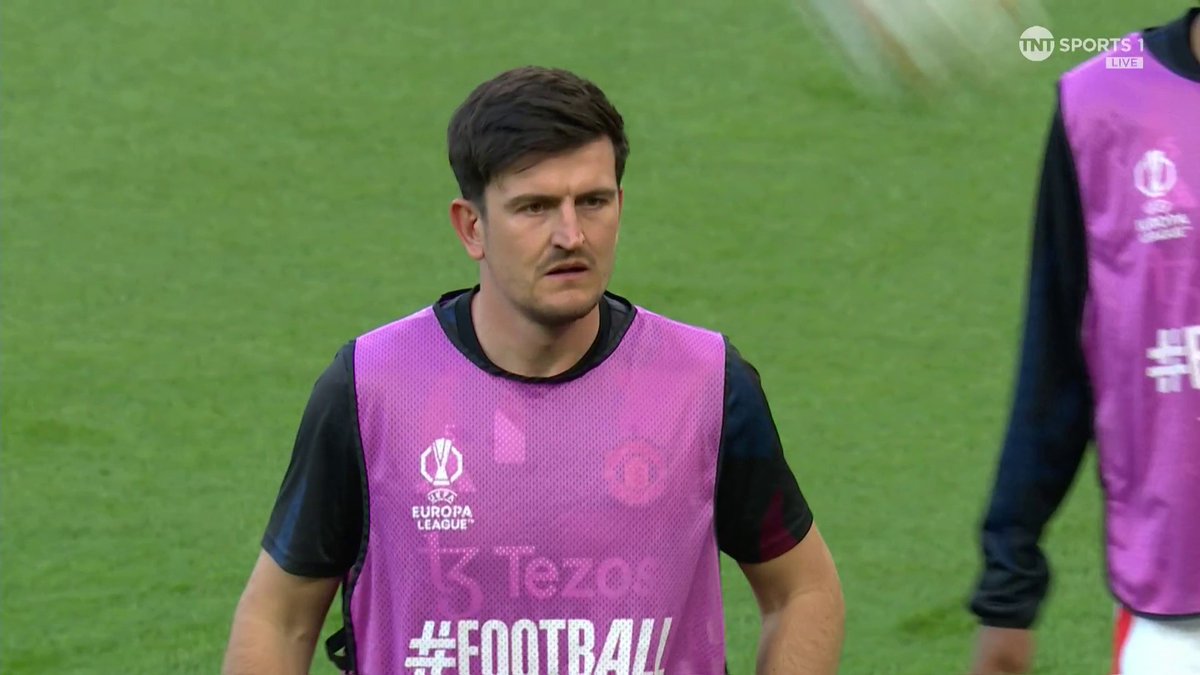 “It couldn’t have happened to a nicer person, a person who deserves it the most” Paul Scholes and Owen Hargreaves speak on Harry Maguire's resilience and recent form for Man United 👏 🎙@JulesBreach | 📺 TNT Sports & discovery+ UK