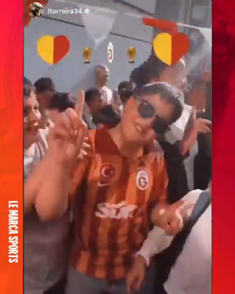Lucas Torreira, öğrencilerin teneffüste yaptığı ‘Pode sentar’ dansını Instagram hesabından yayınladı. 😅