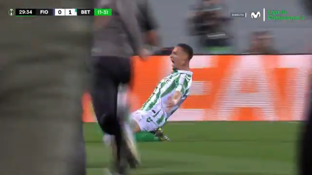 ANTONYYYYYYYYYYYYYYY 💚 Qué jugador, Real Betis Balompié 🌴💚. #UECL #LaCasaDelFútbol