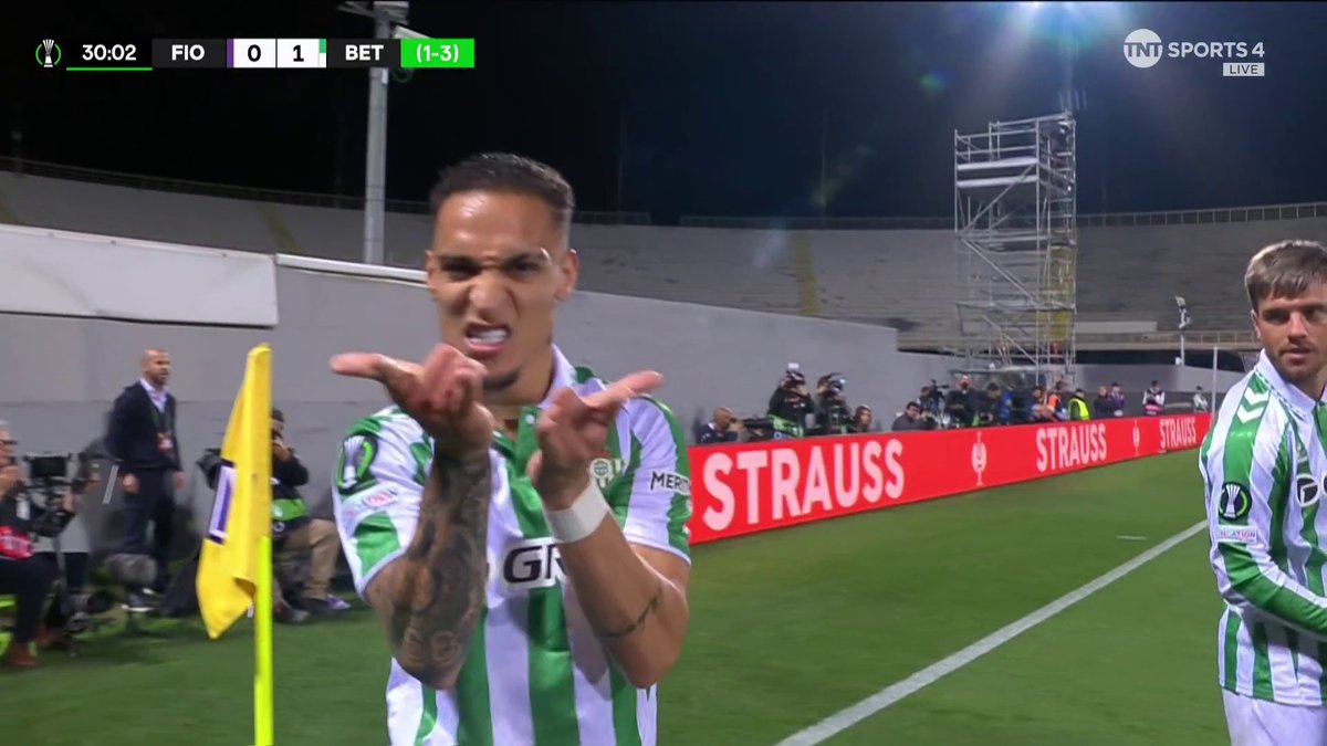 ANTONY! 🎯 The Man Utd loanee with an incredible free-kick for Betis 🙌 📺 TNT Sports &amp; discovery+ UK