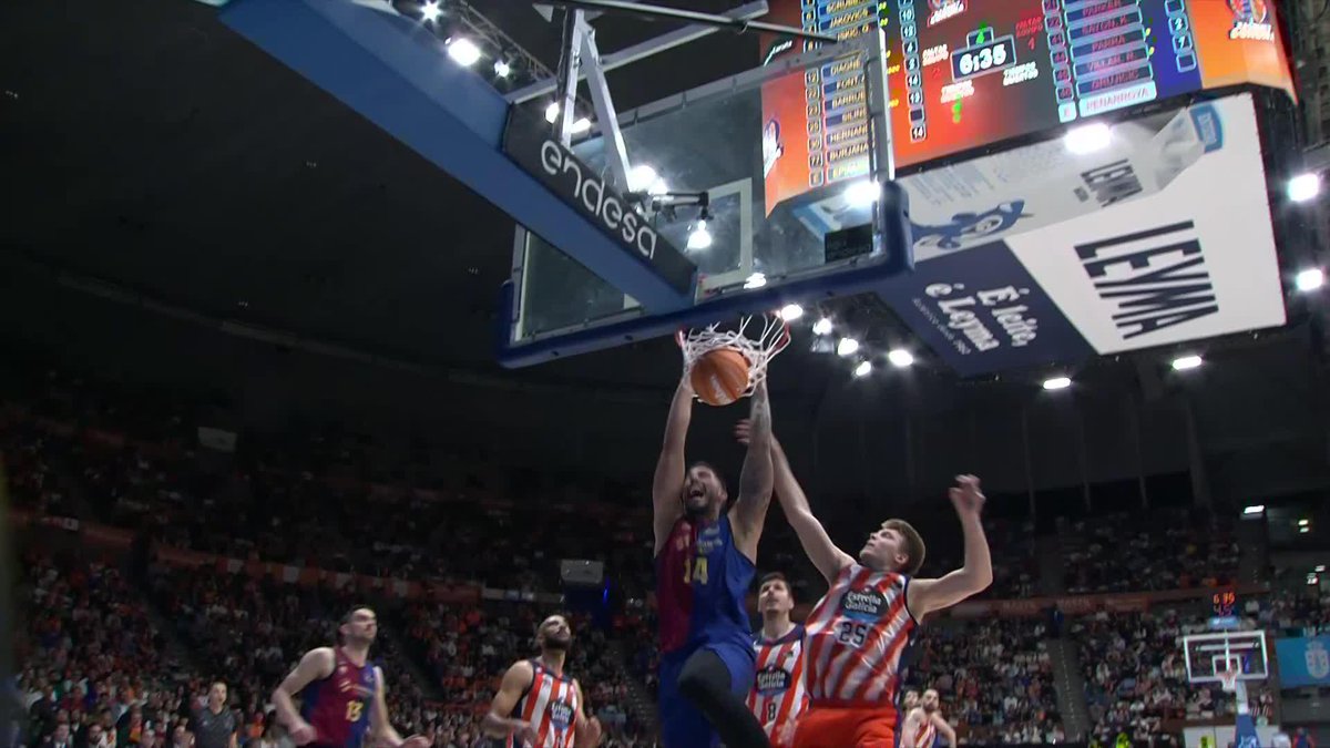 ¡PARA ABAJO CON TODO, WILLY HERNANGÓMEZ! 😤 🦍 Willy Hernangómez Geuer 📺 Vamos por Movistar Plus+ | Barça Basket #LigaEndesa | #ConectaConTuPasión