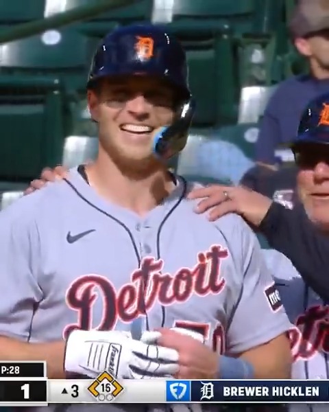 A moment nearly three years in the making. Congrats to Brewer Hicklen on his first Major League hit! 👏