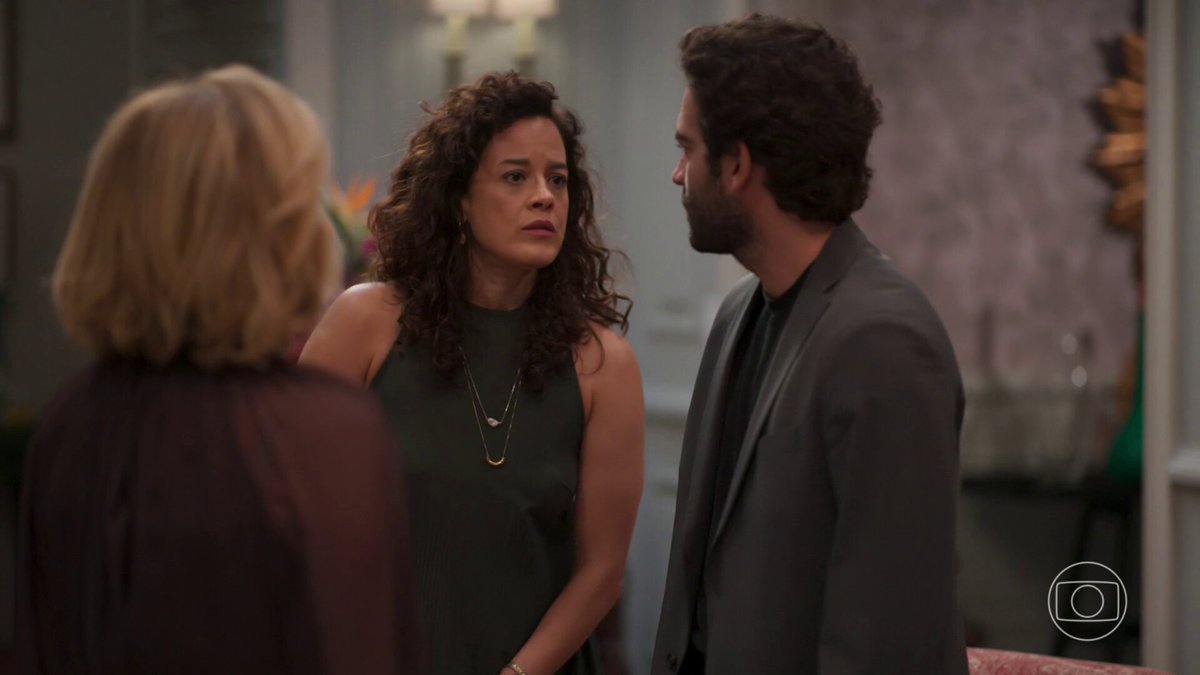ISSO AQUI É ATUAÇÃO! Paolla Oliveira, você é insana, um espetáculo assistir, parece que de fato ela ingerir muito álcool. Que loucura. Atuação brilhante. Entregando tudo como Heleninha 👏 #ValeTudo